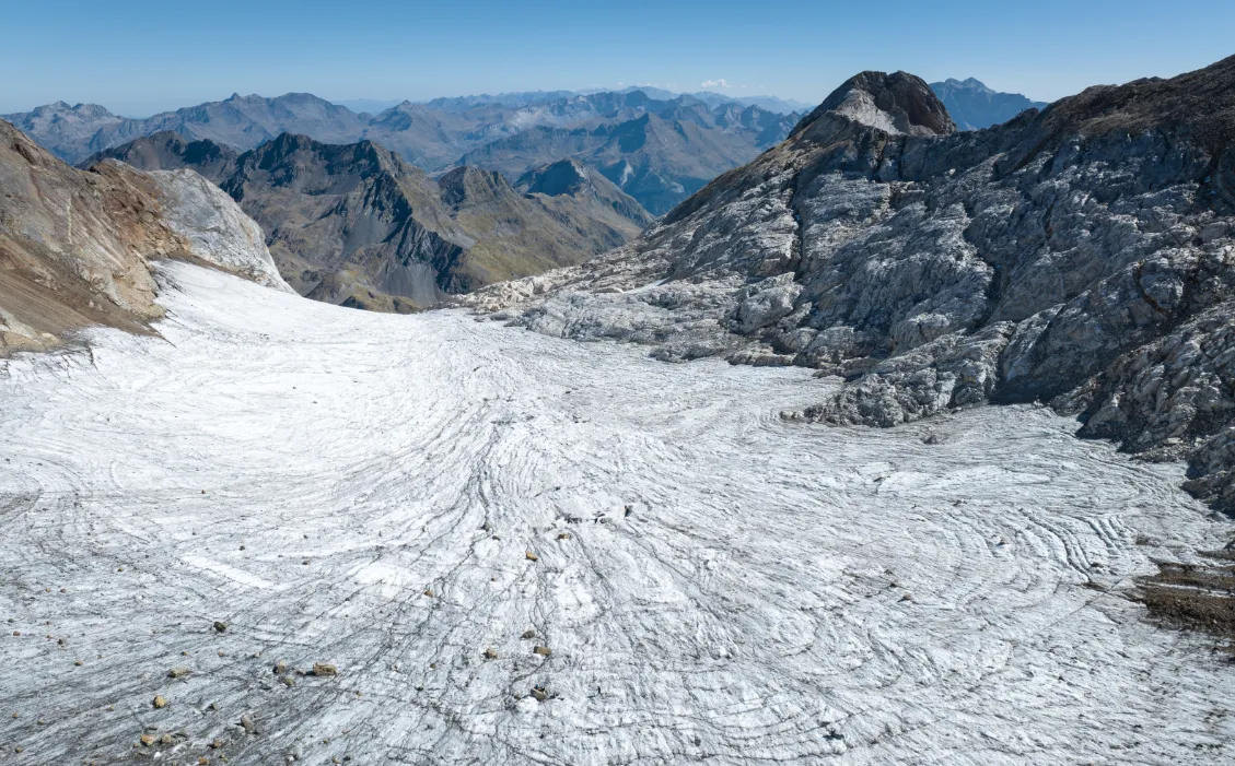 Photo Changement climatique - Suivis - Suivi des glacier - Glacier Ossoue 2023 - Photo © MEYER Pierre - Observatoire du Parc national des Pyrénées